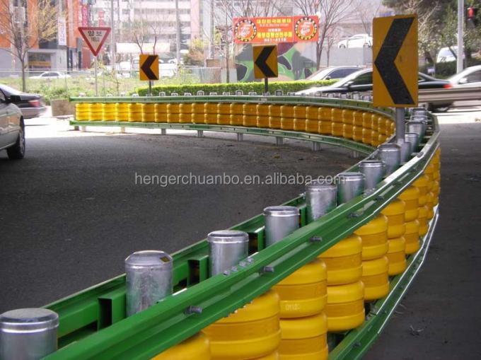 SB รับรองความปลอดภัยบนทางหลวงสีเหลือง Roller Barrier Guardrail U Shape Frame 2