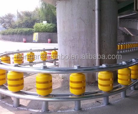 SB รับรองความปลอดภัยบนทางหลวงสีเหลือง Roller Barrier Guardrail U Shape Frame 1