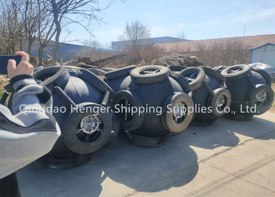 คุณภาพ อายุการใช้งานยาวนาน 24 เดือน การออกแบบบังโคลนยางลอยน้ำแบบนิวเมติกสำหรับเรือเดินทะเล 80kpa โดยมีอายุการใช้งาน 10 ปี โรงงาน