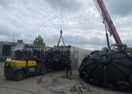 คุณภาพ ISO 17357 Certified Pneumatic Rubber Fender with Natural Rubber Cover and 50Kpa/80kpa Working Pressure โรงงาน