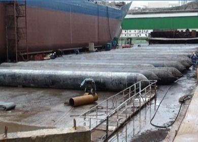 คุณภาพ เรือเดินทะเลพองสีดำเปิดตัวถุงลมนิรภัยยางกอบกู้ โรงงาน