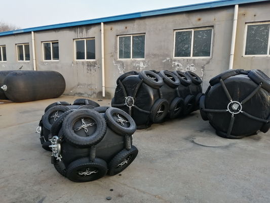 คุณภาพ โฟมลอยน้ำโพลียูรีเทนสีดำเติมบังโคลนเรือท่าเรือทางทะเล โรงงาน