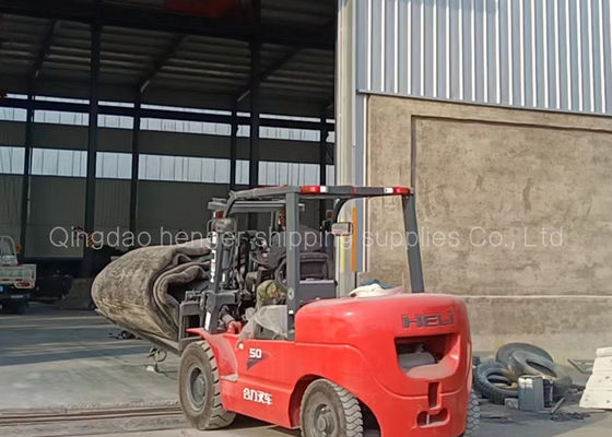 คุณภาพ ใบรับรอง DNV 1.8x12m ถุงลมนิรภัยยางลมทางทะเลสำหรับการเปิดตัวเรือ โรงงาน