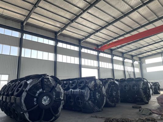 คุณภาพ บังโคลนเติมโฟม 2X4m พร้อมโซ่สุทธิ 70 กก. / ลบ.ม. ความหนาแน่น 19 มม. ความหนาของโพลียูเรีย โรงงาน