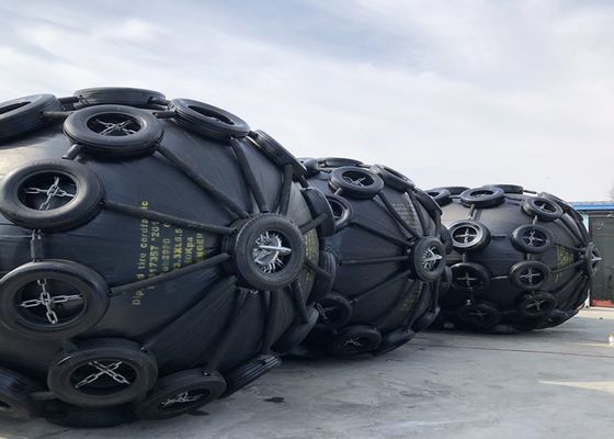 คุณภาพ CTN Pneumatic Rubber Yokohama Type Fender สำหรับอู่ต่อเรือ โรงงาน