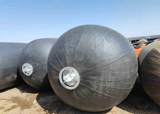 คุณภาพ Pneumatic Rubber CTN Yokohama Type Fenders พร้อมยางโซ่และตาข่าย โรงงาน