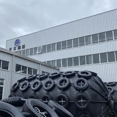 คุณภาพ Custom Manufacturing Pneumatic Rubber Fender with 24 Months Shelf Life and Safety Valve Included for No Performance Deterioration โรงงาน