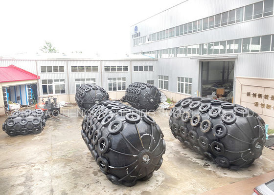 คุณภาพ สีดํา เรือ น้ํามันยาง Fender ISO17357 รับรอง 80Kpa โรงงาน