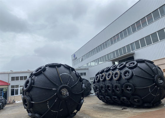 คุณภาพ 50Kpa 3.3*6.5M โยโกฮาม่าชนิด พนูเมติกยาง Fender กับยางโซ่ โรงงาน