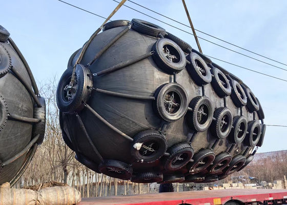 คุณภาพ 6 to 12 Years Design Life Pneumatic Marine Fender with 50kPa/80kPa Working Pressure for Ship-to-ship and Ship-to-dock Protection โรงงาน