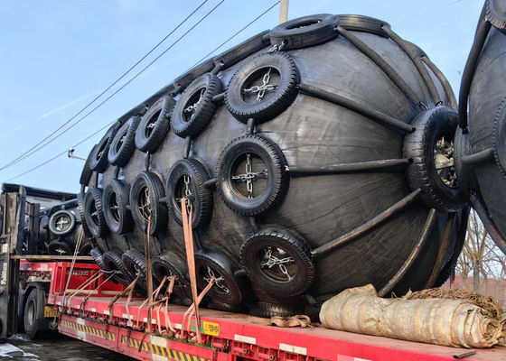 คุณภาพ 6 to 12 Years Design Life Pneumatic Marine Fender with 50kPa/80kPa Working Pressure for Ship-to-ship and Ship-to-dock Protection โรงงาน