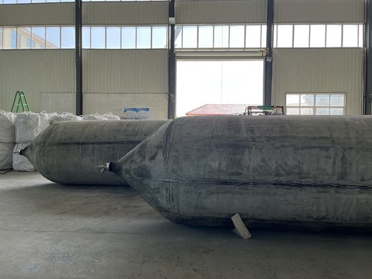 คุณภาพ High Pressure Resistance Inflatable Marine Airbags Cylindrical Type Offering Performance For Ship Launching Cargo Handling โรงงาน