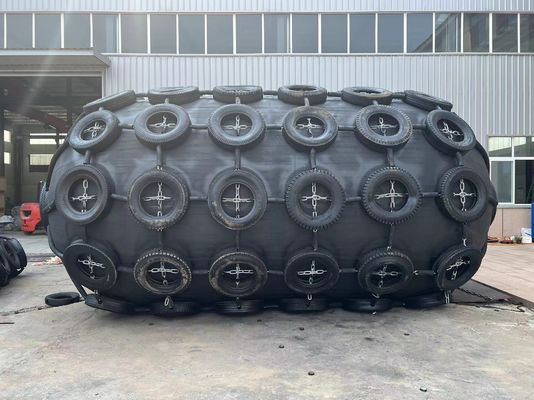 คุณภาพ 50kPa Pneumatic Marine Fender Yokohama Fender for Ship-to-ship with 6-10 Years Lifespan โรงงาน