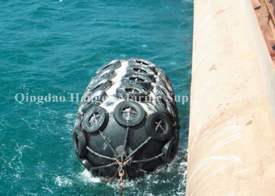 คุณภาพ ยางธรรมชาติ 4.5 * 9m 50kPa Pneumatic Marine Fender พร้อมสีที่กำหนดเอง โรงงาน
