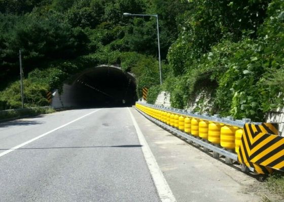 คุณภาพ สีแดง Barrier ป้องกันความปลอดภัยสำหรับ Roller Barrier สำหรับ Tunnel Entrance Tunnel Portal โรงงาน