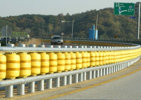 คุณภาพ ป้องกันความผิดพลาดความปลอดภัยถนน Roller Barrier Road Spinning Barrier Highway Guardrail โรงงาน