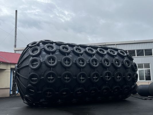 คุณภาพ การติดตั้งโซ่ / เชือก PP สำหรับบังโคลน Yokohama ของเรือเพื่อการป้องกันที่ยาวนาน โรงงาน