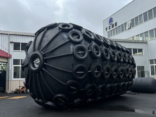 คุณภาพ การติดตั้งโซ่ / เชือก PP สำหรับบังโคลน Yokohama ของเรือเพื่อการป้องกันที่ยาวนาน โรงงาน