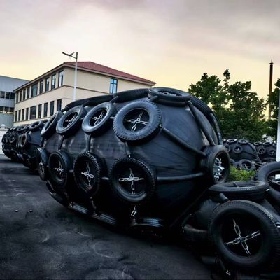 คุณภาพ ระบบคุ้มครองท่าเรือยางยางยาวนาน Fender Pneumatic เหมาะสําหรับเรือ Barges และท่าเรือ โรงงาน