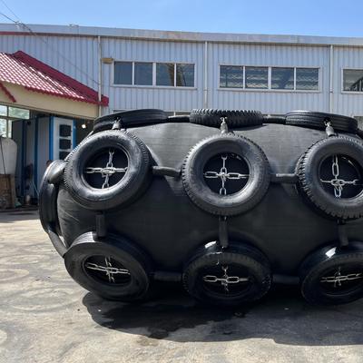 คุณภาพ CCS/BV/LR/DNV Certified High-Quality Black Pneumatic Rubber Fender for STS/STD Applications โรงงาน