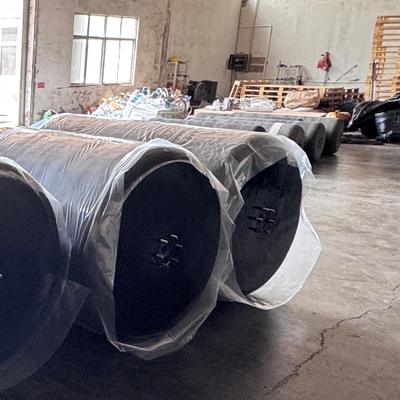 คุณภาพ High Elasticity Anti-Leakage Aging Resistance Foam Filled Fender EVA Solid Fender Customized for Marine Applications โรงงาน