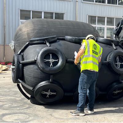 คุณภาพ ISO17357 Ship to Dock Marice Equipment Pneumatic Rubber Fender โรงงาน