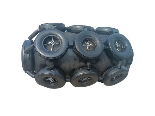 คุณภาพ ความยาว 1 ถึง 9 เมตร การป้องกันท่าเรือ Fender Anti collision Type Roller Guardrail ส่วนประกอบสําคัญสําหรับการดําเนินงานที่ปลอดภัยและการ dock โรงงาน