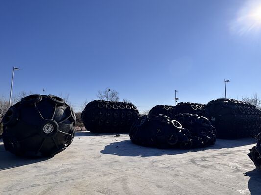 คุณภาพ Customized ISO17357 Pneumatic Rubber Fender 0.3-4.8 M for Marine Applications โรงงาน