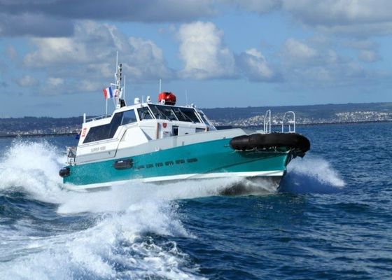 คุณภาพ เส้นผ่านศูนย์กลาง 0.3 - 6 ม. เรือชูชีพพองลมกระแทก Hydrophobicity ดีติดตั้งง่าย โรงงาน