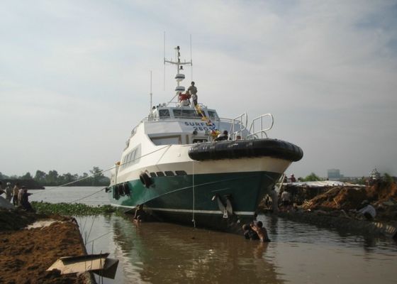 คุณภาพ เส้นผ่านศูนย์กลาง 0.3 - 6 ม. เรือชูชีพพองลมกระแทก Hydrophobicity ดีติดตั้งง่าย โรงงาน