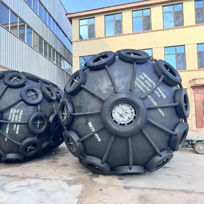 คุณภาพ 4.8x12m 50kpa / 80kpa Pneumatic Fenders For Ships โรงงาน