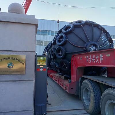 คุณภาพ Pneumatic Rubber Fender For Marine Service โรงงาน