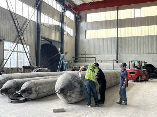 คุณภาพ Shipping Launching Inflatable Rubber Airbag For Vessel โรงงาน
