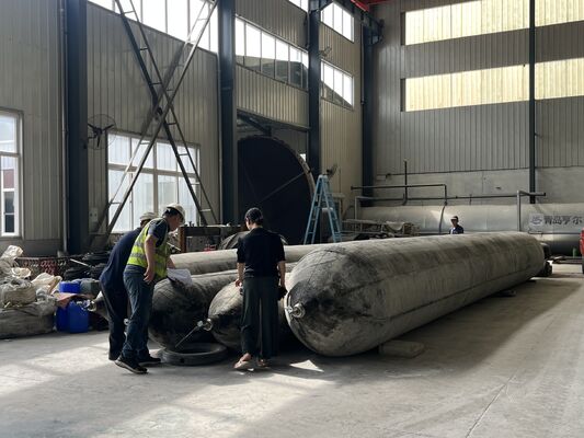 คุณภาพ Marine Rubber Airbag with High Grip Surface Pattern for Stable Shipyard Positioning in 0.8-3 M Diameter and 4-25 M Length โรงงาน