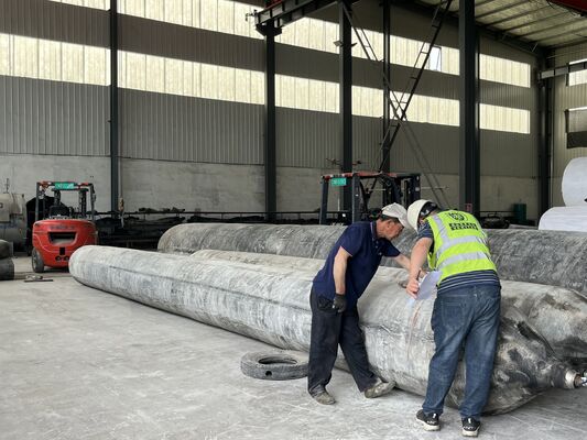 คุณภาพ Marine Rubber Airbag with Stainless Steel Mounting Hardware for Corrosion Free Installation โรงงาน