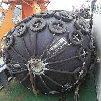 คุณภาพ OEM STS Ship Docking 4.5 * 9m Pneumatic Marine Fender Ship Technology โรงงาน