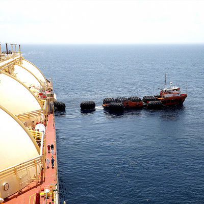 คุณภาพ ที่จอดเรือแรงต่ำโฟมที่ใส่กันชน / ยางกันกระแทกทะเล 50Kpa สีดำ โรงงาน