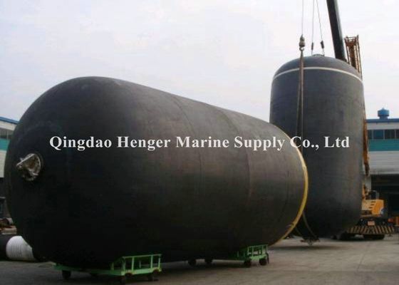 คุณภาพ 2500 × 5000mm ประเภทแนวตั้ง Inflatable Marine Fenders เรือประเภทสุทธิ โรงงาน