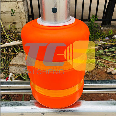 คุณภาพ ป้องกันการสั่นสะเทือนความสูง 510mm Highway Roller Barrier โรงงาน