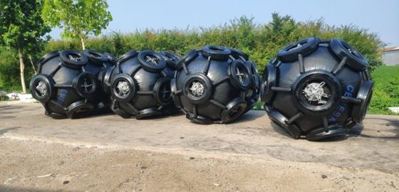 คุณภาพ BV / CCS / ISO9001 Certificate Yokohama Pneumatic rubber fender Used For Protect The Boat โรงงาน