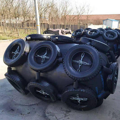 คุณภาพ โฟมโพลียูรีเทน 50Kpa Pneumatic Marine Fender สำหรับเรือประมง โรงงาน