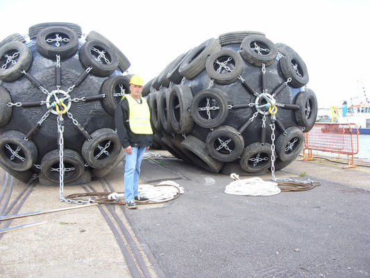 คุณภาพ D2.5x5.5m Yokohama Pneumatic Rubber Fender พร้อมความหนาแน่นของอากาศที่ดี โรงงาน