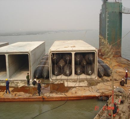 คุณภาพ ถุงลมนิรภัยสำหรับยกของสำหรับเรือเดินทะเลแบบแห้งเปิดตัวเรือยกและถุงลมนิรภัยทางทะเล โรงงาน