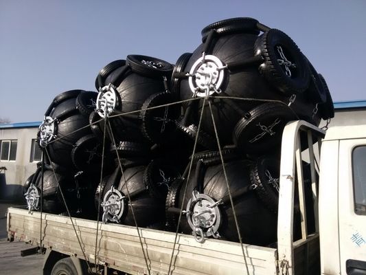 คุณภาพ เชือกตาข่ายลอยยางกันกระแทกยางลม Pneumatic Marine Fender d Type Fender โรงงาน