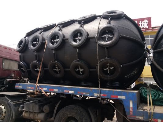 คุณภาพ เชือกตาข่ายลอยยางกันกระแทกยางลม Pneumatic Marine Fender d Type Fender โรงงาน