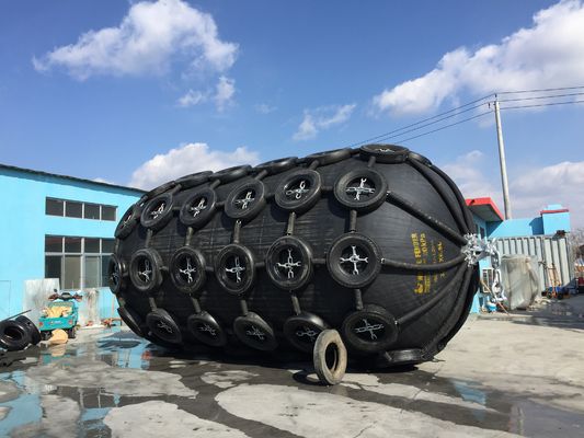 คุณภาพ Yokohama Pneumatic Ribbed Fender อุปกรณ์ทางทะเล Yokohama Pneumatic Rubber Fender โรงงาน