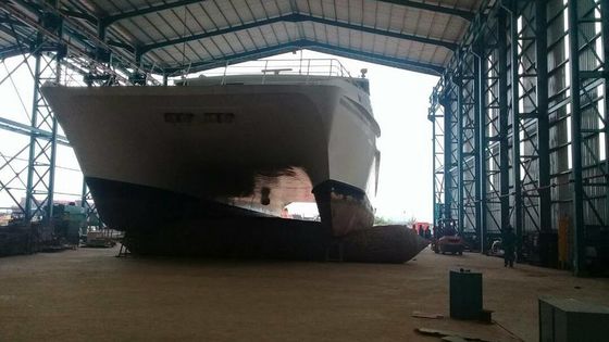 คุณภาพ ถุงลมนิรภัยกู้ภัยทางทะเล 250T/M เปิดตัวและยกถุงลมนิรภัย โรงงาน