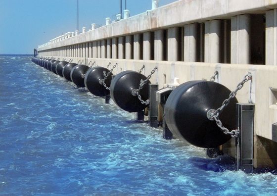 คุณภาพ D1200 * 2000L เรือลอยลมยางกันกระแทกโฟม Polyurethane Fender โรงงาน