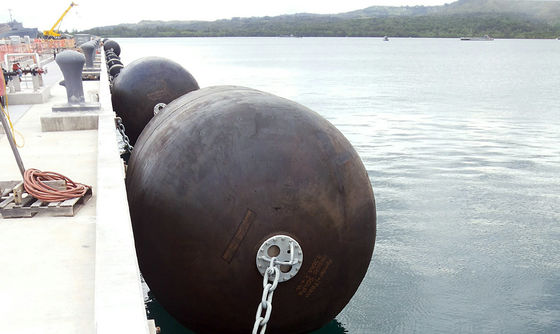 คุณภาพ D153 Yokohama Rubber Fenders ระบบยางกันกระแทกทางทะเล โรงงาน