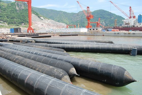 คุณภาพ ปรับแต่งมัลติฟังก์ชั่นอัพเกรดถุงลมนิรภัยยางทางทะเลป้องกันสนิมและอากาศแน่น โรงงาน